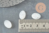 Cabochon ovale nacre blanche naturelle gravé Vierge Marie 14x10mm, x1 (G9625)