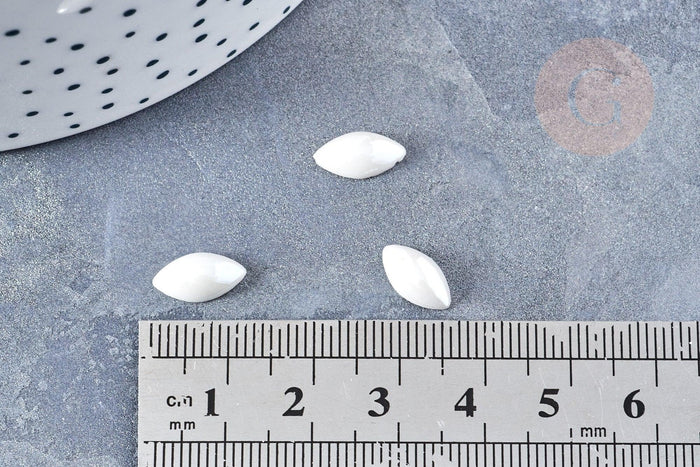 Cabochon ovale verre irisé blanc 6x12mm, x10 (G8706)