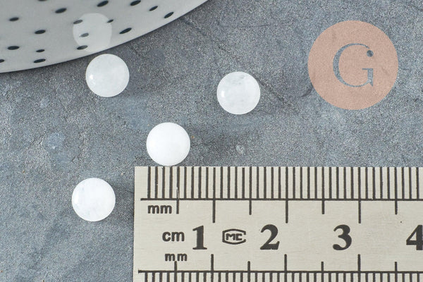 Cabochon rond jade naturel blanc 6mm, x1 (G1351)