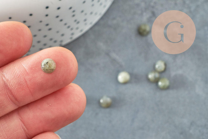 Cabochon rond labradorite naturelle 6mm, x1 (G8650)