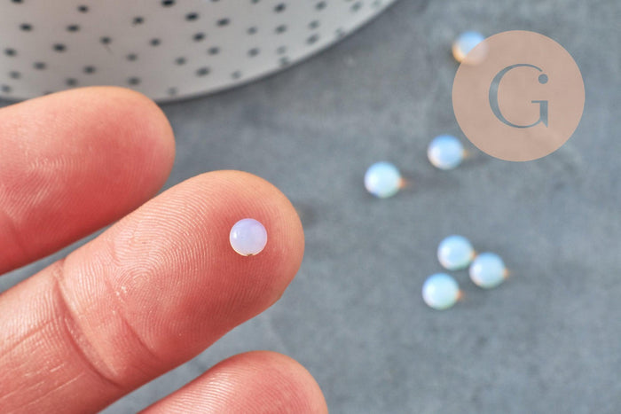 Cabochon rond opalite blanche 4mm, x1 (G3136)