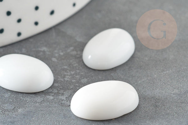 Cabochonovale jade naturel blanc 18x13mm, x1 (G1315)