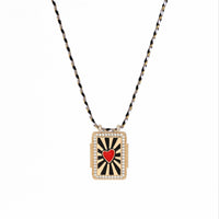 Collier médaille émaillée coeur rouge psychédélique cordon tressé zamac doré 45cm x1 (G10364-10)