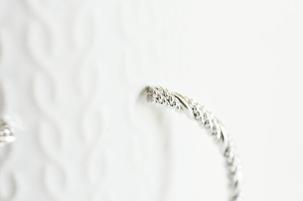 EP Bracelet jonc réglable finition or blanc tressé 65x55mm, x1 (G2586)