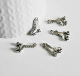 EP Breloques roller argent tibétain,fournitures créatives,argent tibétain,patin à roulettes, breloque argent, création bijoux, x 5,G2403