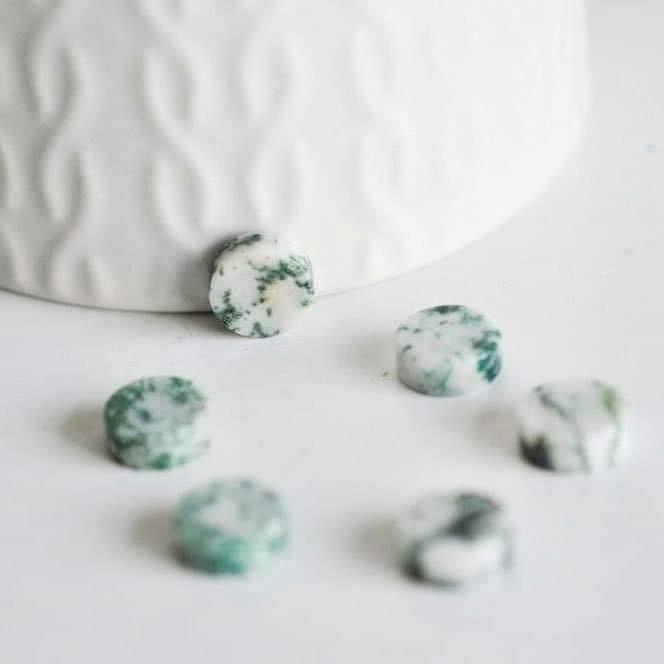 EP Cabochon rond agate blanc-vert naturelle 10mm, x1 (G1923)