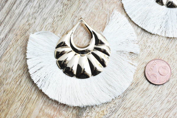 EP -Pendentif large pompon fil blanc écru support doré,pendentif en fil sur support doré, 85-92mm, x 2, G4537