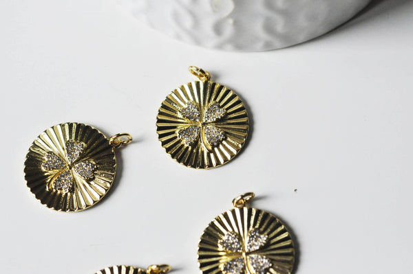 EP Pendentif médaille ronde trèfle quatre feuilles laiton doré 18K et zircons colorés,breloque laiton feuille, bijoux doré,21.5mm, x1 G4466