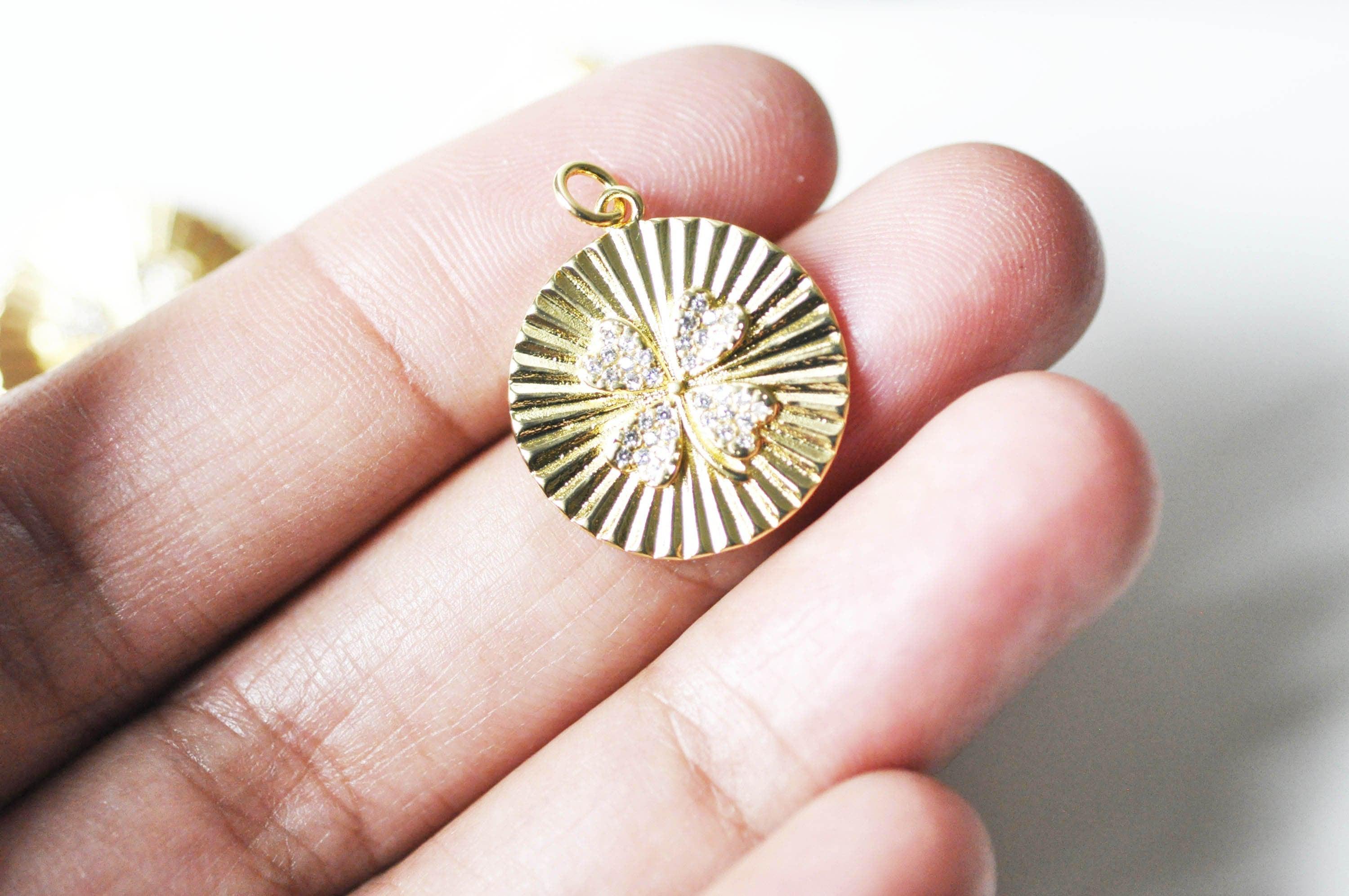 EP Pendentif médaille ronde trèfle quatre feuilles laiton doré 18K et zircons colorés,breloque laiton feuille, bijoux doré,21.5mm, x1 G4466