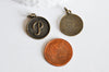 EP Pendentif médaille rondes initiale P, pendentif bronze, médaillon lettre, création bijoux,médaille lettre ,2.1cm-G1115 -