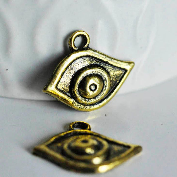 EP Pendentif oeil vieil or,pendentif doré, porte-bonheur,mauvais oeil,argent tibétain doré,création bijoux,x 10,4.5cm-G718