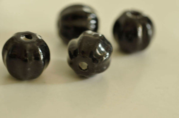 EP-Perle porcelaine noire striée 13mm, x5 G1888