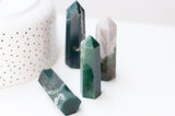 EP Pointe agate mousse verte naturelle roulée, agate mousse naturelle, pierre semi-precieuse, séance lithothérapie, la pièce