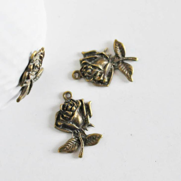 EP pendentif rose bronze,fleur, pendentif bronze,création bijoux, pendentif fleur,apprêt bronze,sans nickel, 2.5cm, les 5