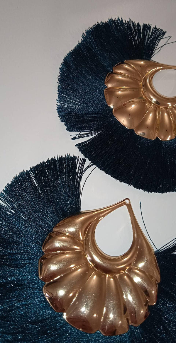 EP x 2 pendentifs larges pompon fil vert support doré 85-92mm G4893