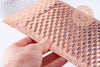 Enveloppes à bulles métallisé rose holographique 24x15cm, x10 (G10061)