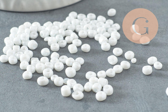 Grosses perles rocaille blanches irisées 4mm , perle rocaille blanche irisée, x 10Gr (G0189)