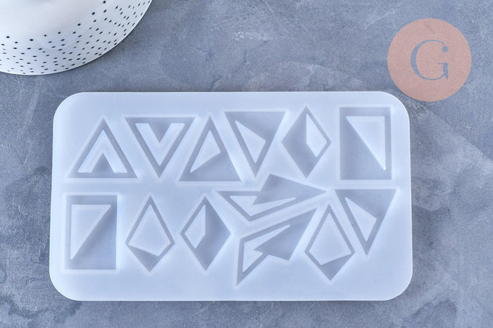 Moule triangle fabrication boucles pendentif résine, un moule en silicone pour réaliser des bijoux avec inclusion en résine, x1 (G6301)