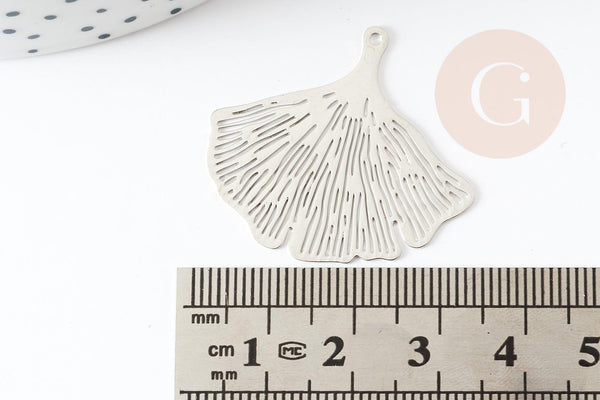 Pendentif estampe filigrane feuille gingko laiton argenté, Pendentif très fin et léger ,30x33mm, x2 (G5151)