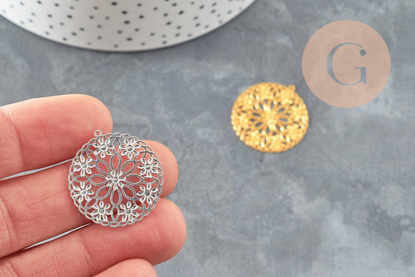 Pendentif estampe filigrane rond fleur laiton doré ou argenté 28mm, Pendentif très fin et léger pour création de bijoux, x2 (G9505)
