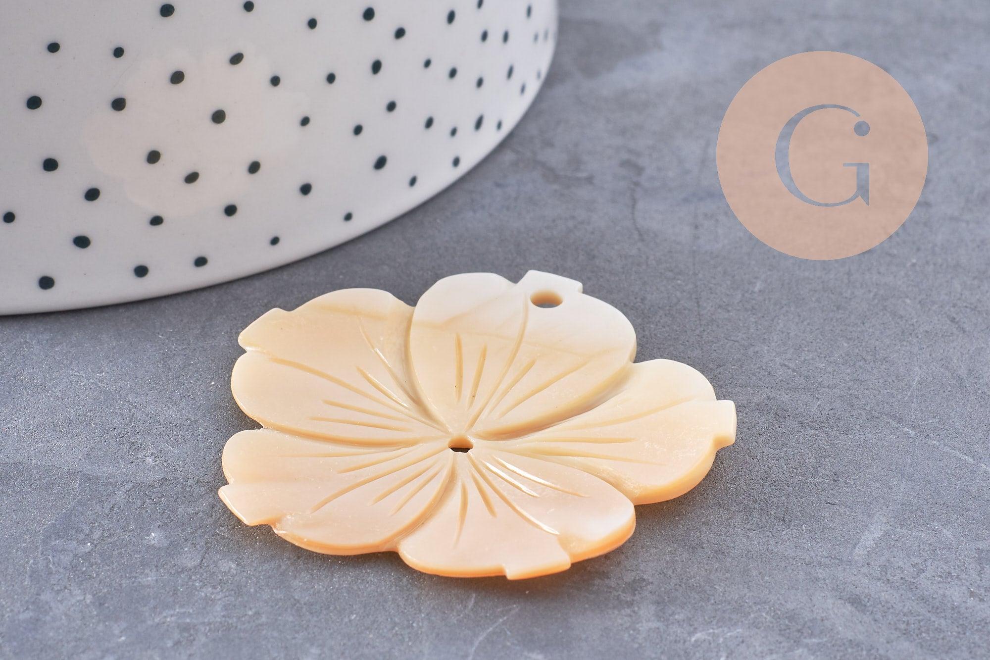 Pendentif fleur nacre blanche naturelle 48mm, x2 (G10227)