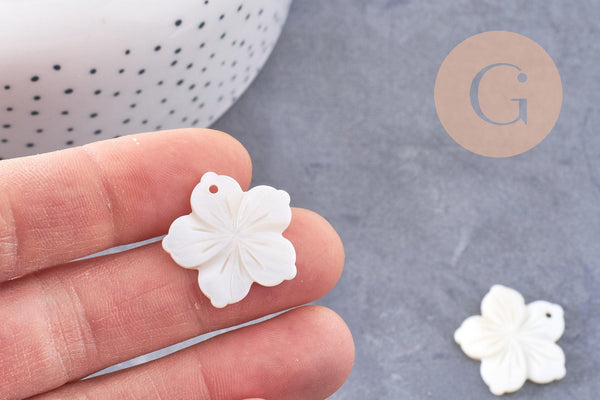 Pendentif fleur pensée nacre blanche naturelle 22.5mm, x2 (G10228)