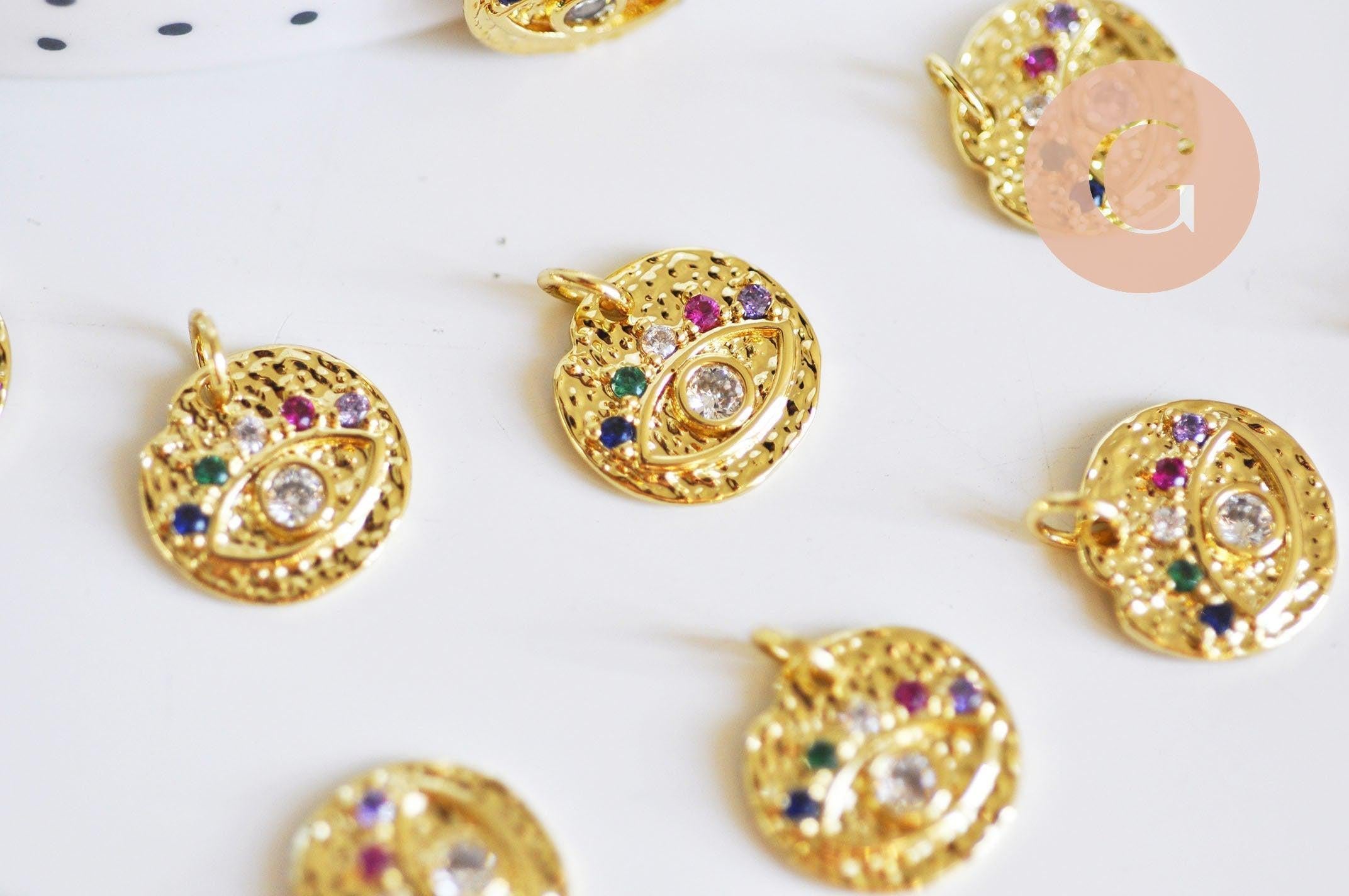 Pendentif médaille ronde texturée oeil laiton doré 18K zircons multicolore 14mm x1 G6258