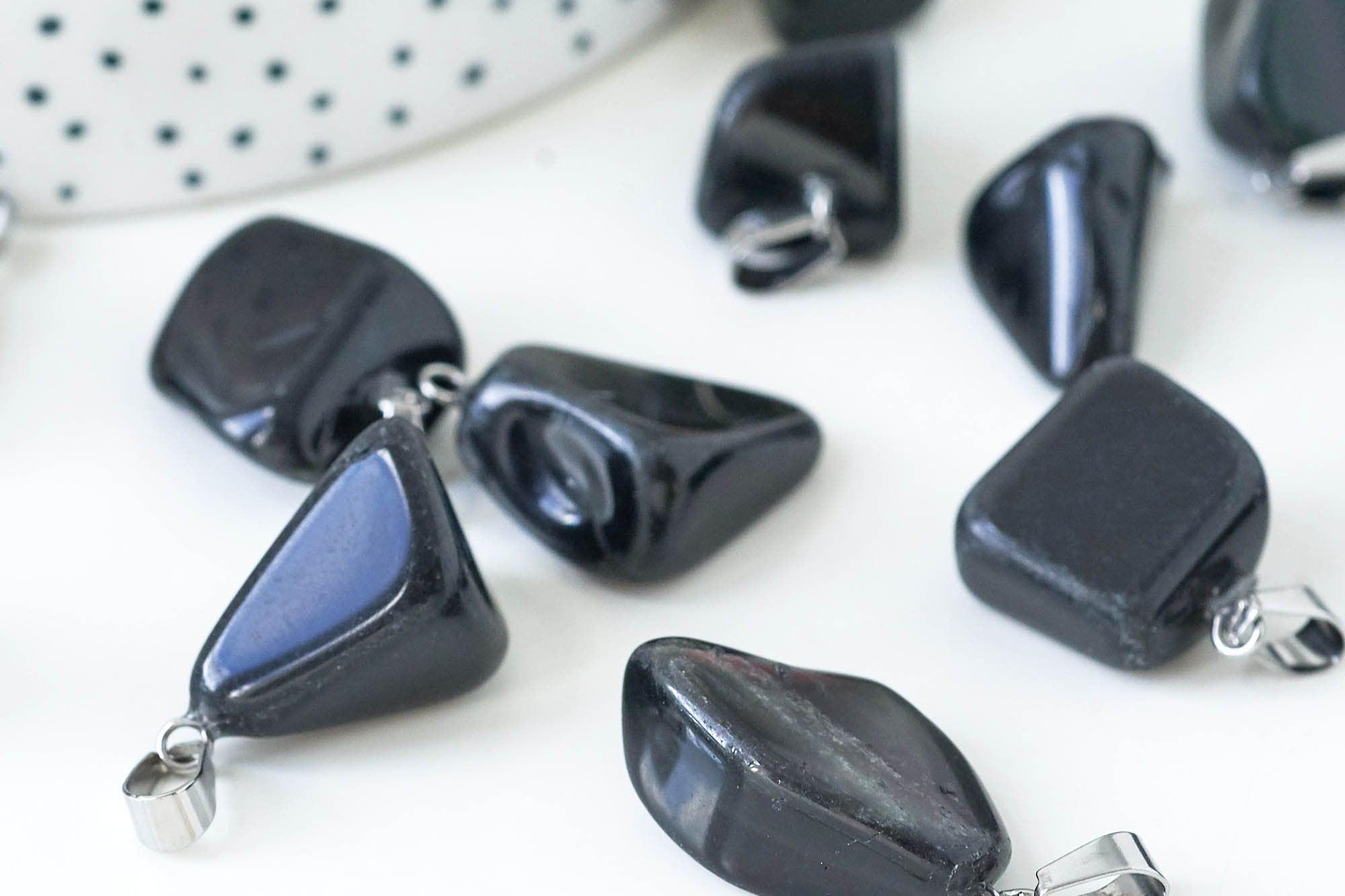 Pendentif obsidienne naturelle roulée acier inoxydable platine 15-35mm, x1 (G5558)