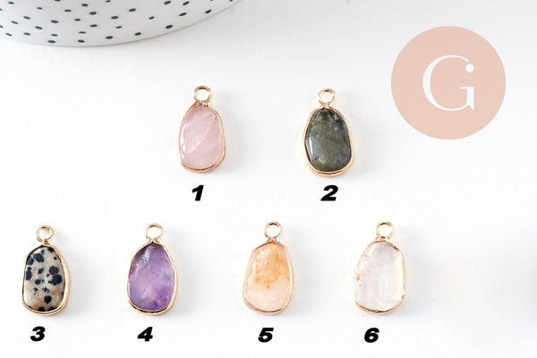 Oval pendant with natural stone initial, 20mm, x1 (G10945)