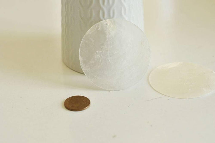 Pendentif rond nacre blanche, pendentif coquillage, coquillage blanc,nacre,coquillage naturel,création bijoux,60mm, x1 G0094