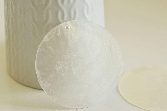 Pendentif rond nacre blanche, pendentif coquillage, coquillage blanc,nacre,coquillage naturel,création bijoux,60mm, x1 G0094