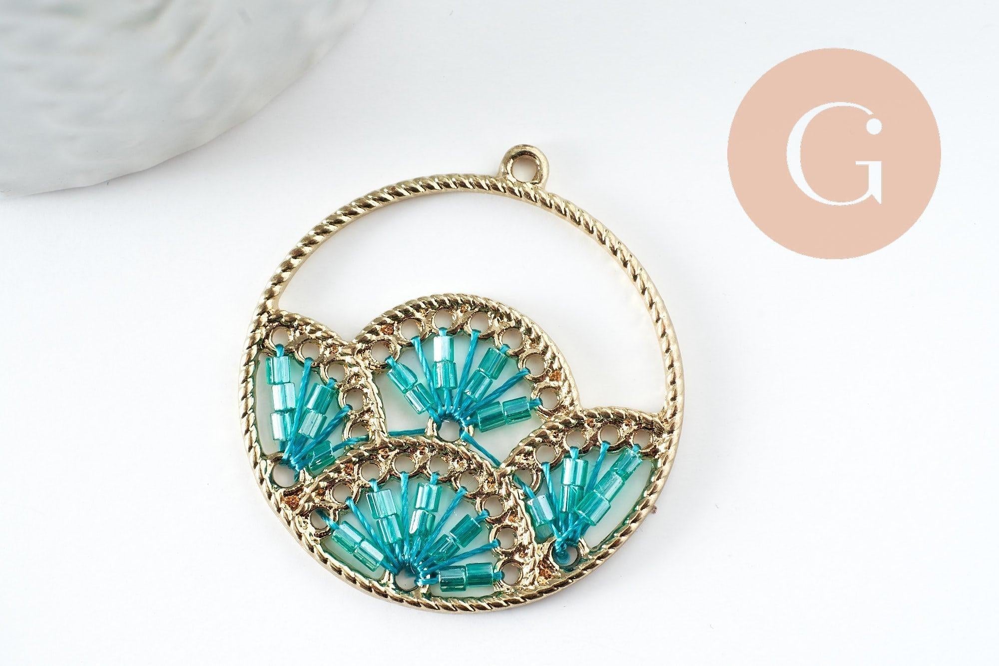 Pendentif rond zamac doré tissé rocaille vert turquoise dentelle 37.5mm, x2 (G4133)
