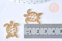 Pendentif tortue acier 201 inoxydable doré 18K 24mm, x1 (G7128) présenté sur fond blanc avec règle métallique pour indication de taille, accessoire bijou DIY de qualité.