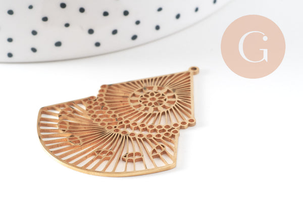 Pendentif triangle éventail acier inoxydable doré 49mm, x1 (G6124)