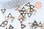Pendentif triangle zamac doré émail noir 15mm,pendentif doré pour création de bijoux, x5 G6086