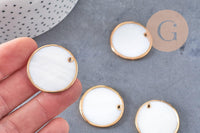 Pendentifs dorés ronds coquillage naturel en nacre blanche 30mm, création bijoux coquillage x2 (G1843)