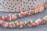 Perle chips rhodonite naturelle 2-8mm, x1 fil de 80cm (G3847)