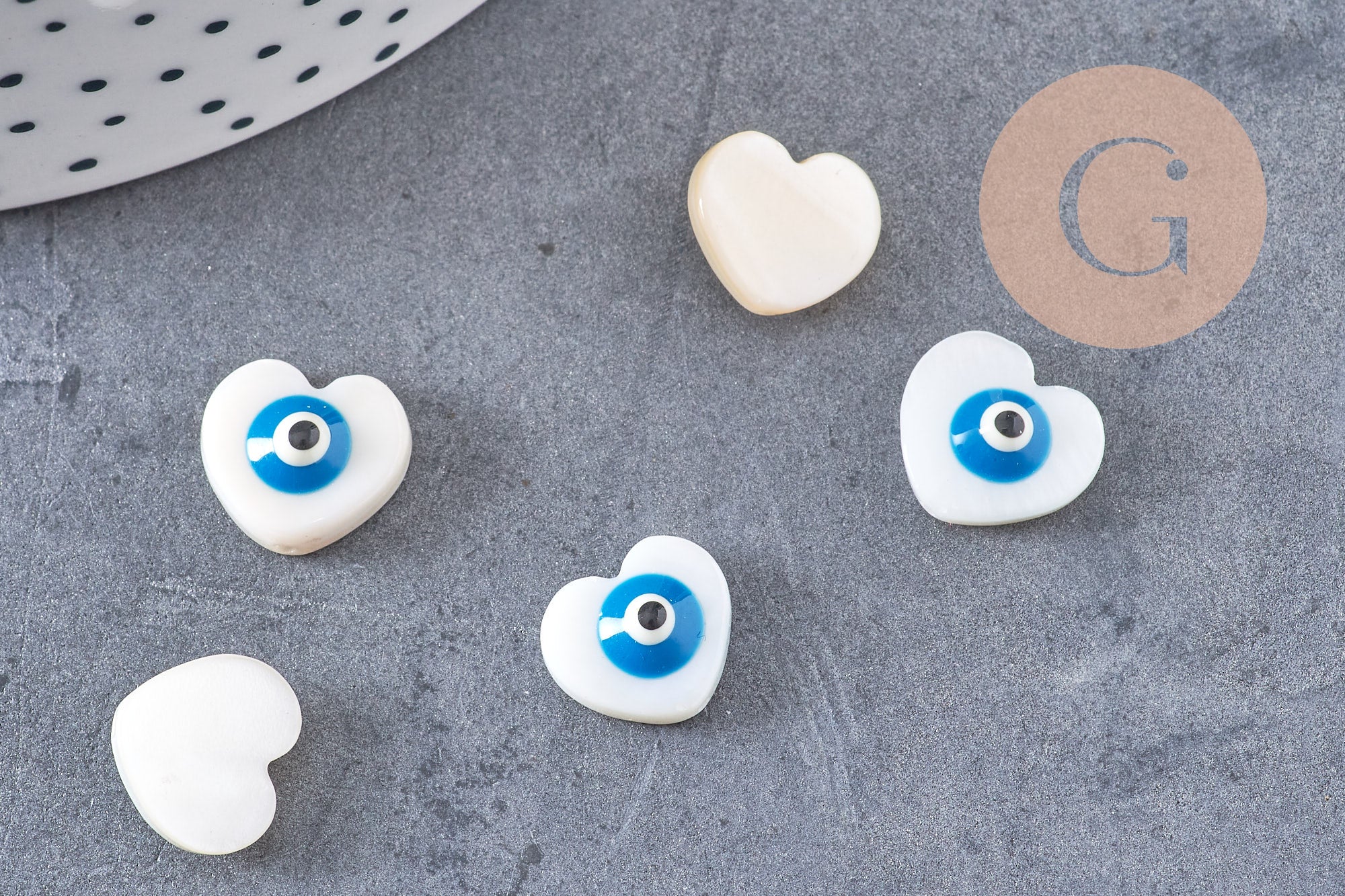 Perle coeur nacre blanche naturelle mauvais oeil bleu clair 12mm, x 10 (G3405)