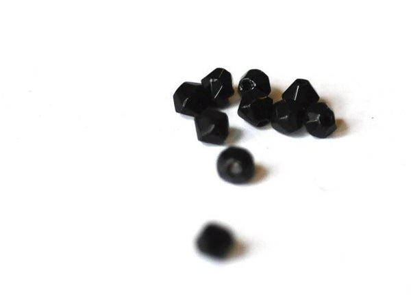 Perles cristal facette noires,cristal autrichien, perles bicone, 4mm, x1 fil de 48 cm (G0749)