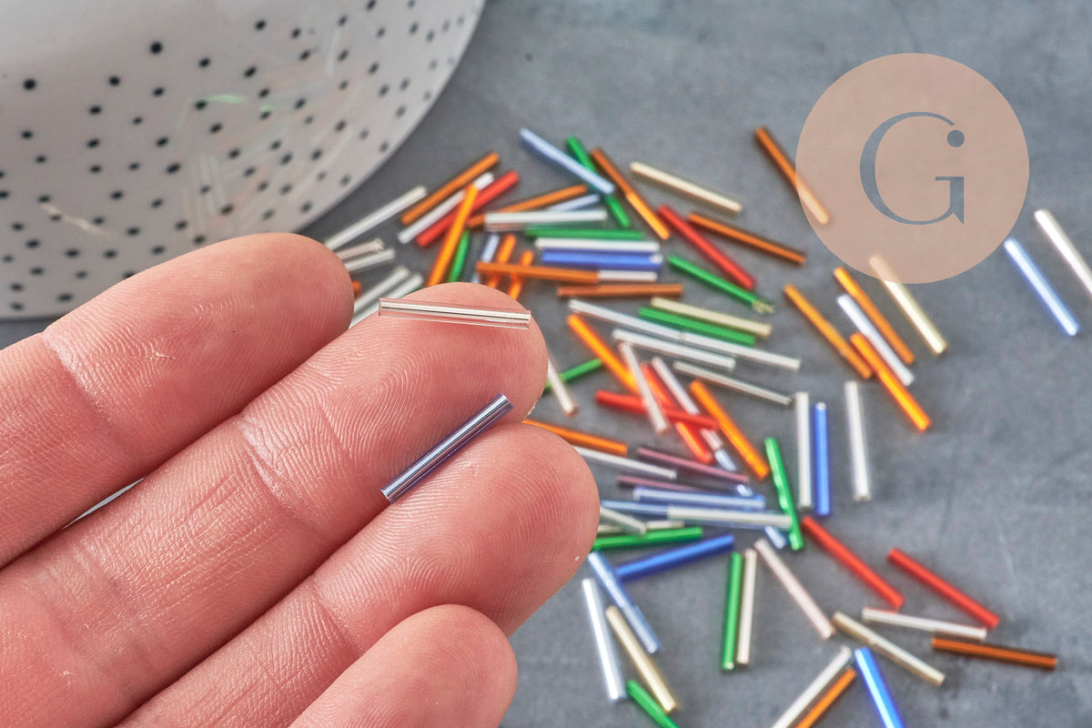 Cuentas de semillas Tubo multicolor 15x2mm, cuenta de vidrio multicolor metálico, cuenta de tubo largo, x 10gr G0663