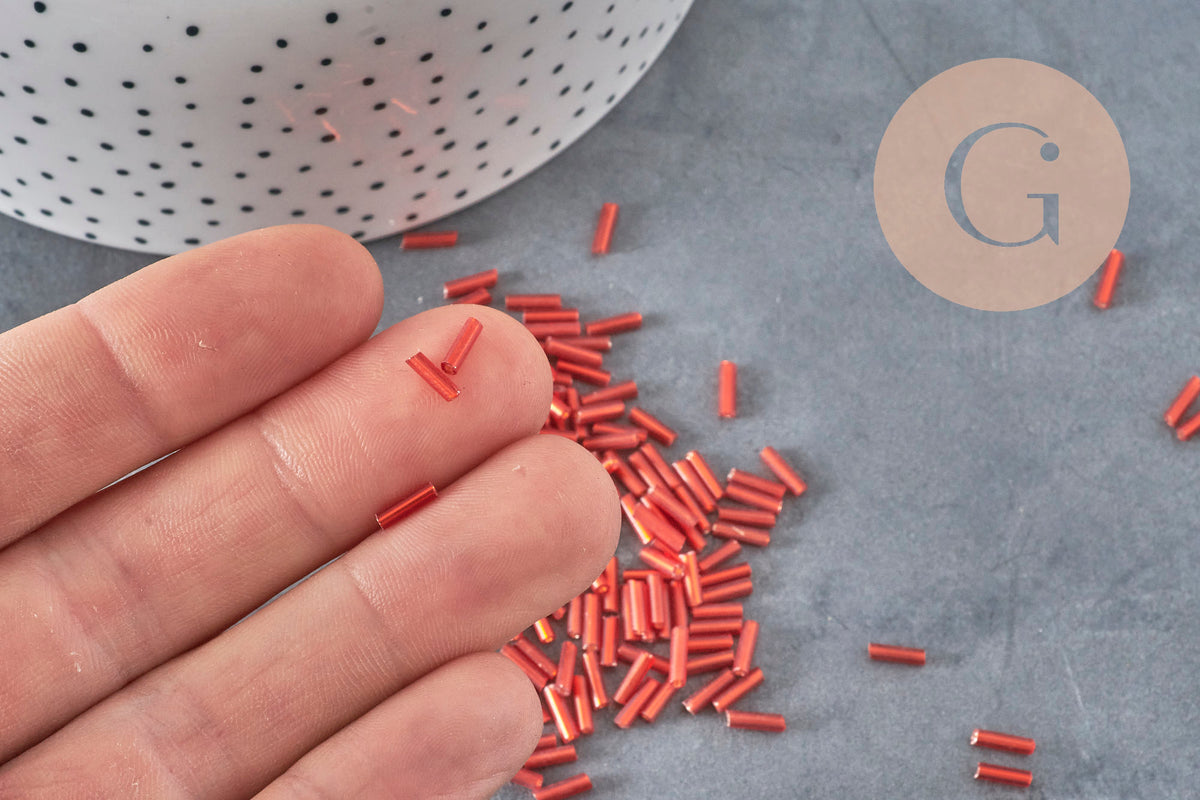 Cuentas de semillas de tubo, rojo metálico, cuentas de semillas rojas, cuentas metálicas rojas, cuentas de vidrio 6mmx2mm, x 5gr G5381