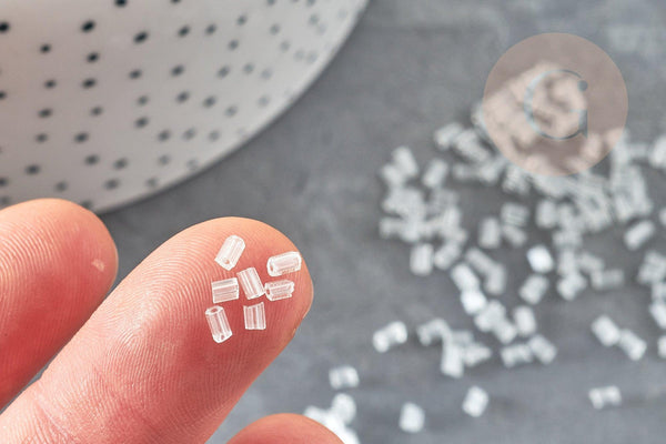 Perles rocaille tube facettée transparentes 2.2mm,fournitures pour bijoux, perles rocaille, x 10gr G5386