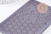 Tapis de texture pour pâte polymère spirales & vagues 65 x100mm, x1 (G10676)