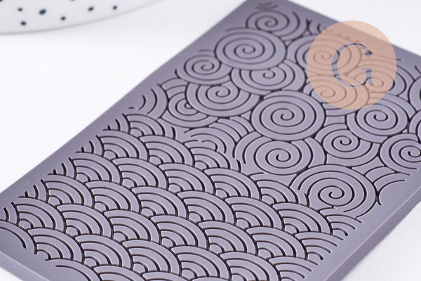 Tapis de texture pour pâte polymère spirales & vagues 65 x100mm, x1 (G10676)