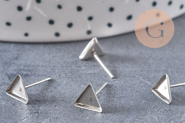 clous-puces oreille platine triangle 8x7mm, x10 (G1796)