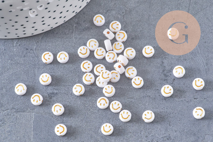 perle ronde smiley doré plastique blanc 7mm, x10 grammes (G4801)